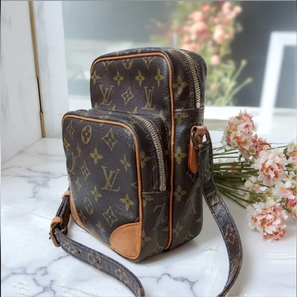 Louis Vuitton EUC ✨ Amazon Vintage 1991 Monogram Crossbody Bag - Picture 4 of 16